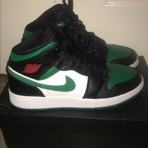 Air Jordan 1 Pine Green
